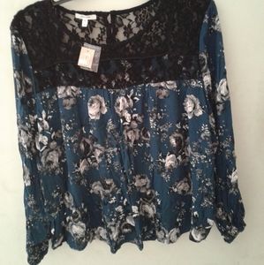 Maurices Size 2 Floral and Lace Long Sleeve Top